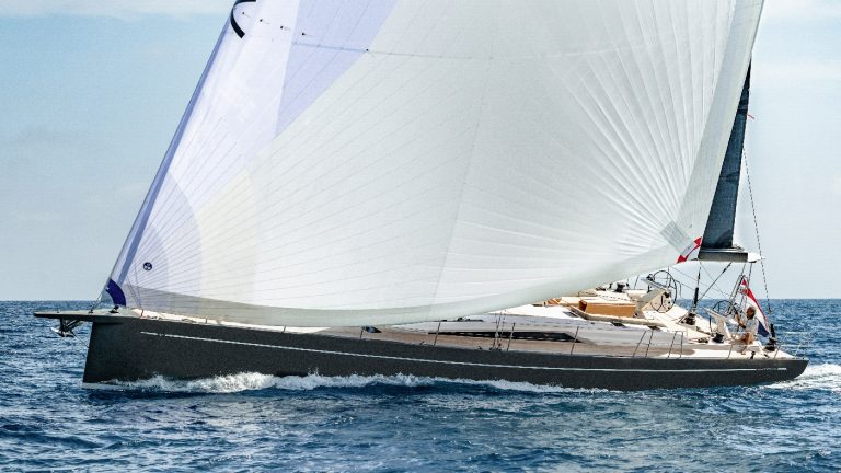 Grand-Soleil-Plus-65-Performance-en