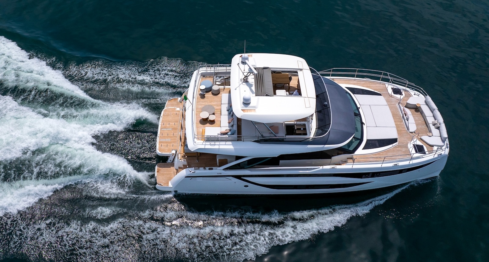 Prestige M8 sailing fast Prestige M8 sailing fast