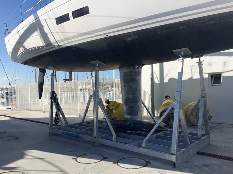 SET transportable cradle for sailing boats photo