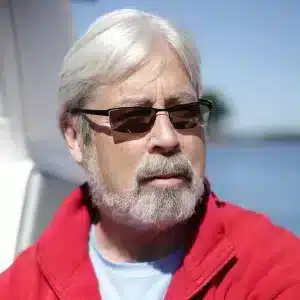 Alan-Jones.jpg Alan-Jones.jpg